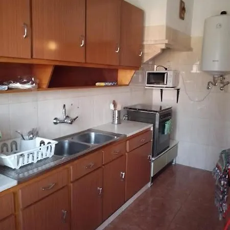 Local, Cantinho Casa de hóspedes *