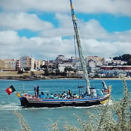 Penzion Local, Cantinho Corroios